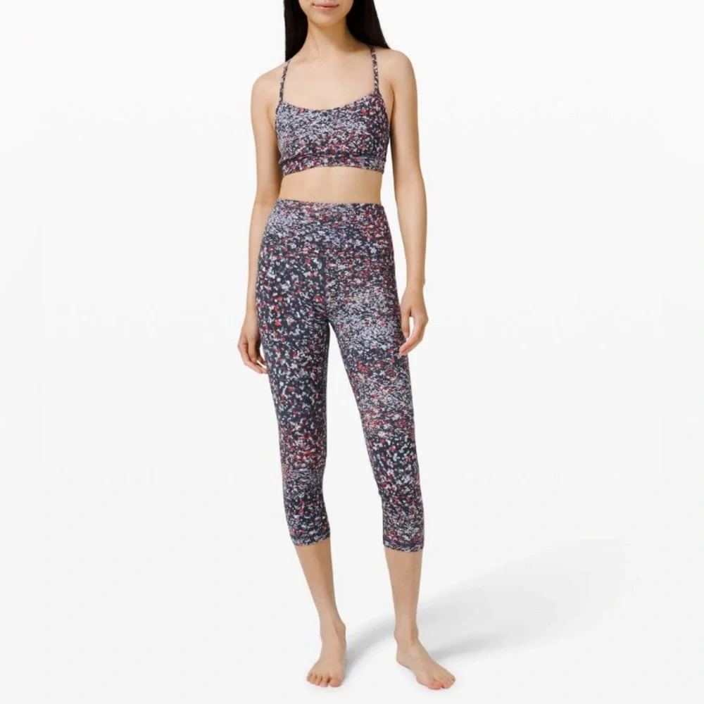 Lululemon women’s Align crop 21” size 4 - Picture 10 of 10
